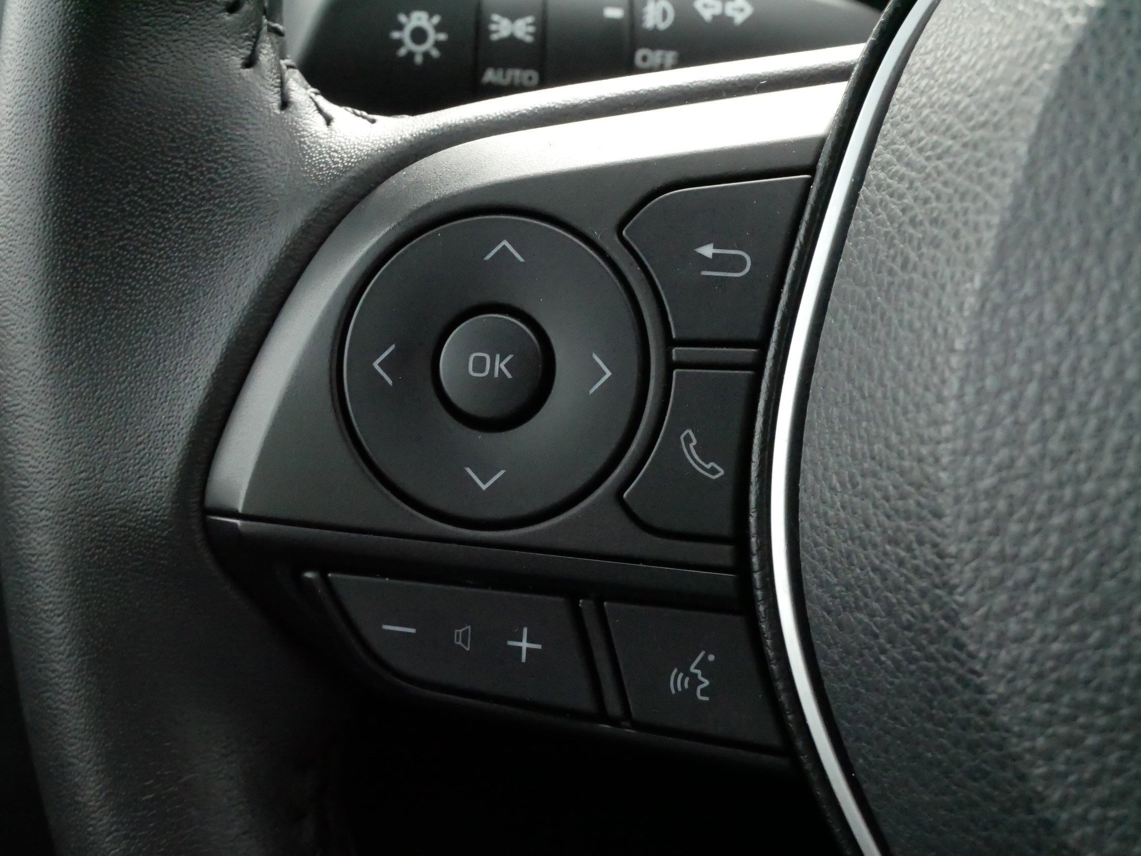 Certified 2025 Toyota RAV4 XLE Premium image 26