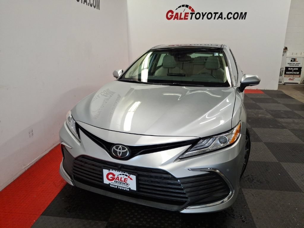 Used 2023 Toyota Camry XLE w/ Navigation Package AWD/4WD image 3