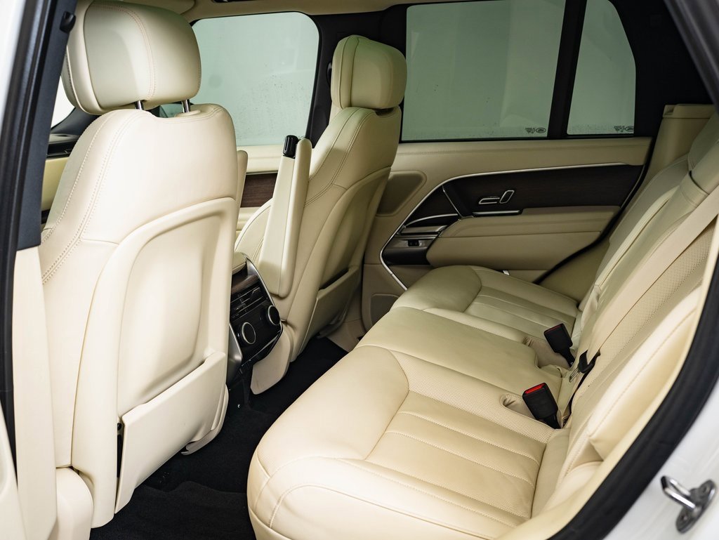 Used 2022 Land Rover Range Rover SE image 32