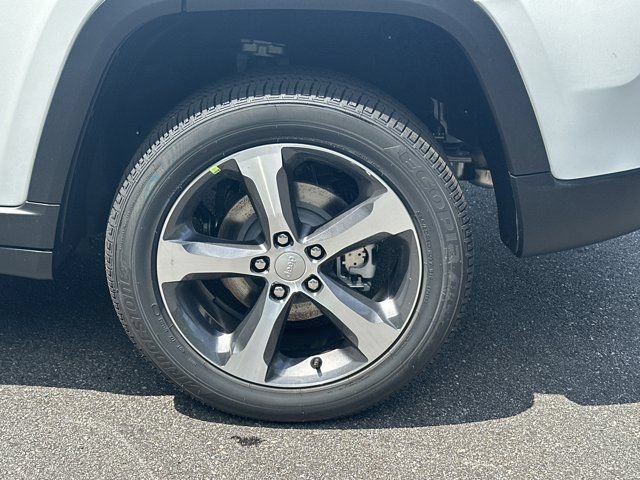 New 2026 Jeep Grand Cherokee Limited RWD image 17