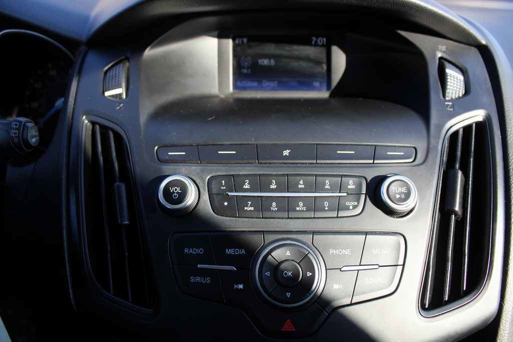 Used 2018 Ford Focus SE image 21