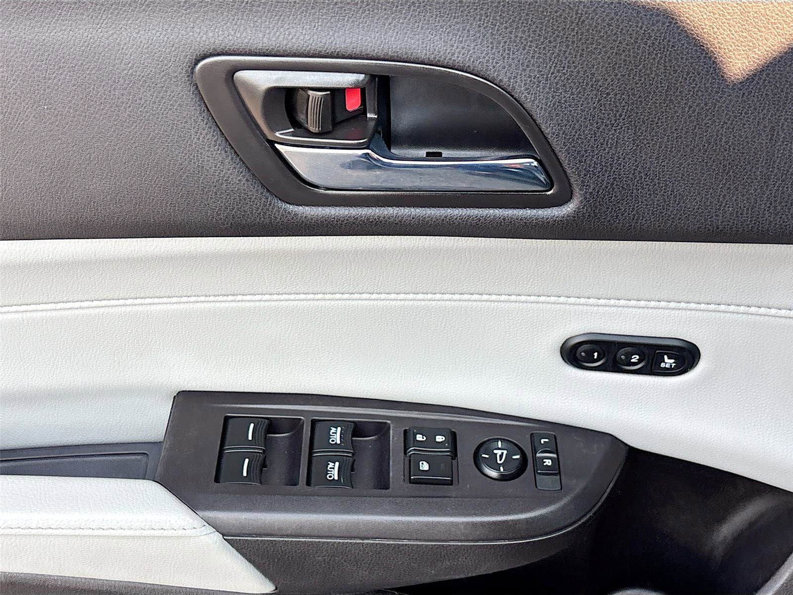 Used 2017 Acura ILX w/ Premium Package image 18