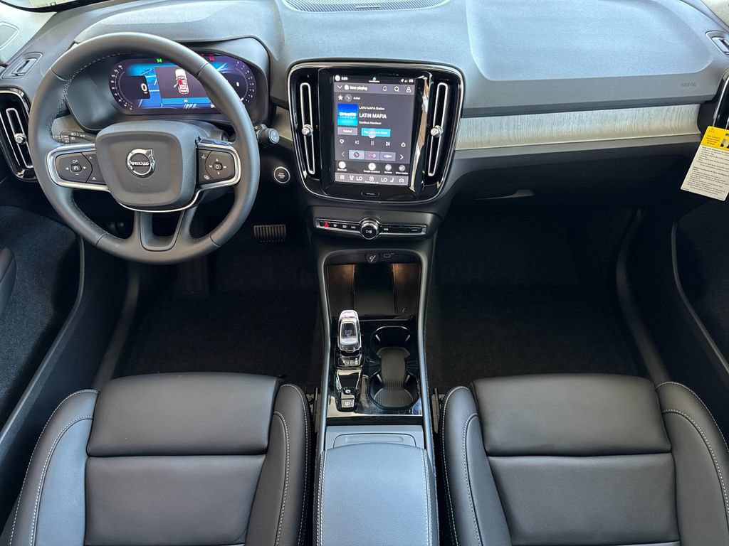 New 2026 Volvo XC40 B5 Plus w/ Climate Package AWD/4WD image 12