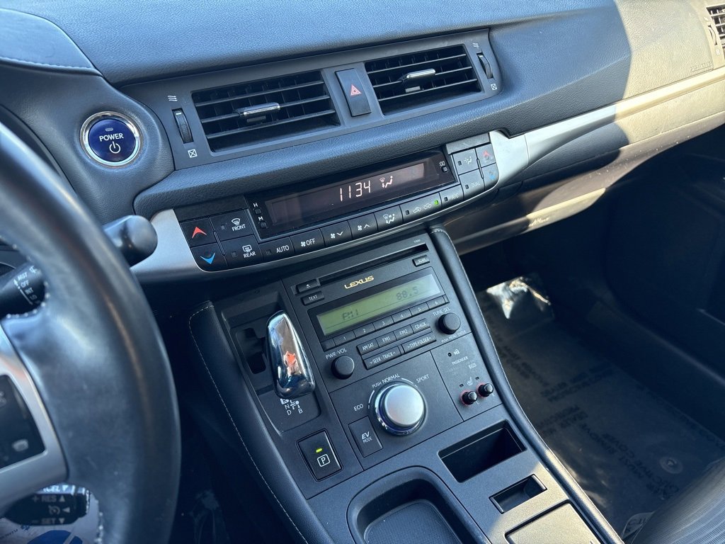 Used 2013 Lexus CT 200h image 18