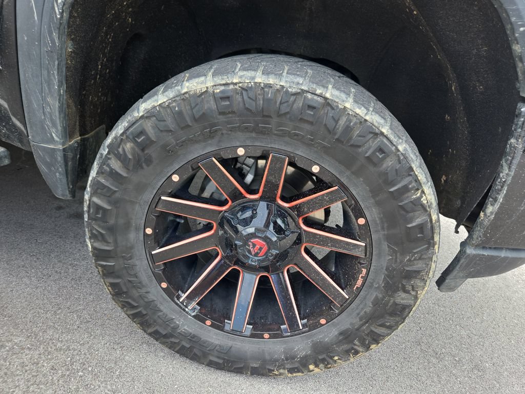Used 2021 GMC Sierra 2500 AT4 w/ AT4 Premium Plus Package AWD/4WD image 2