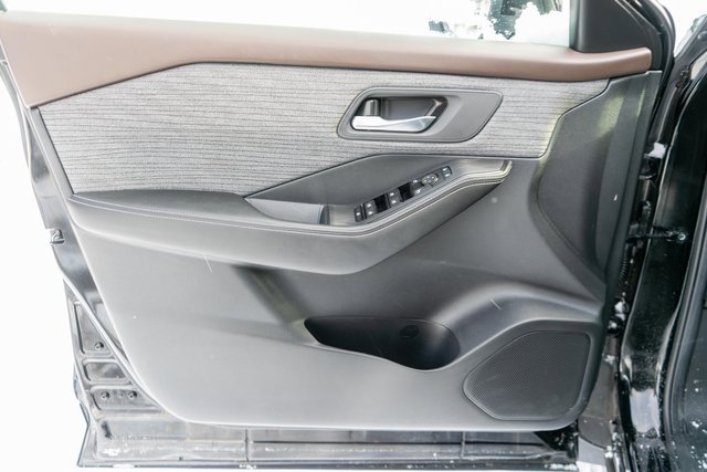 Used 2023 Nissan Rogue SV image 18