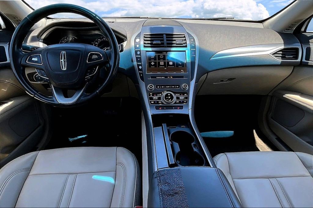 Used 2019 Lincoln MKZ Premiere FWD image 9