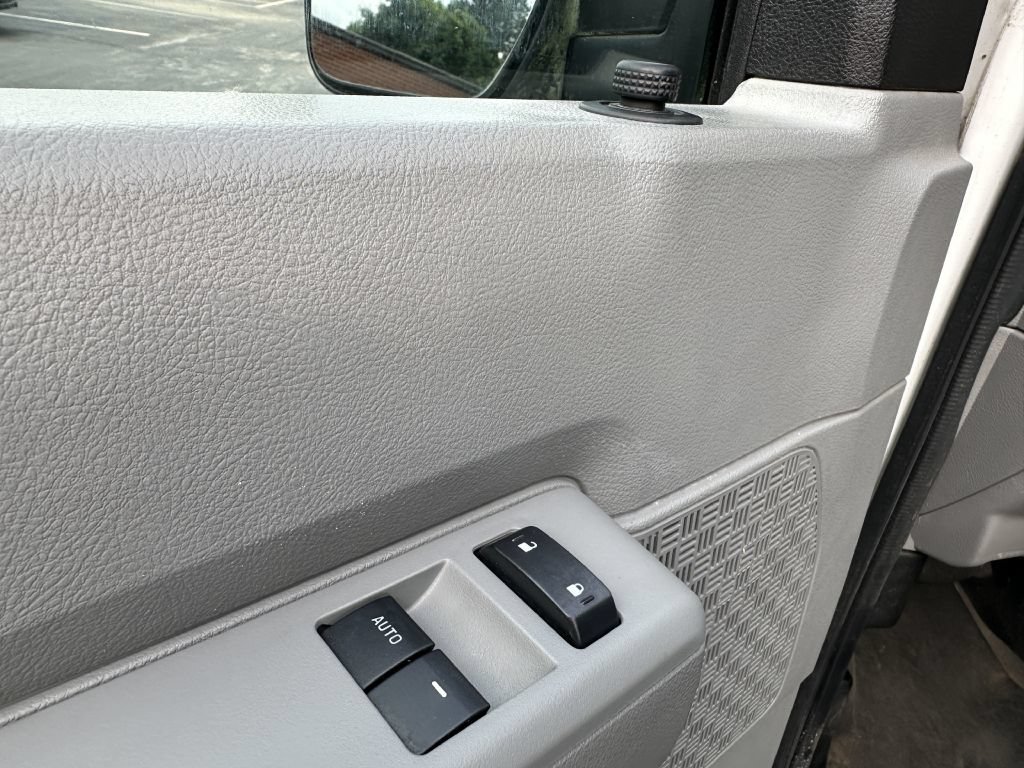 Used 2011 Ford E-250 and Econoline 250 w/ PWR Group RWD image 18