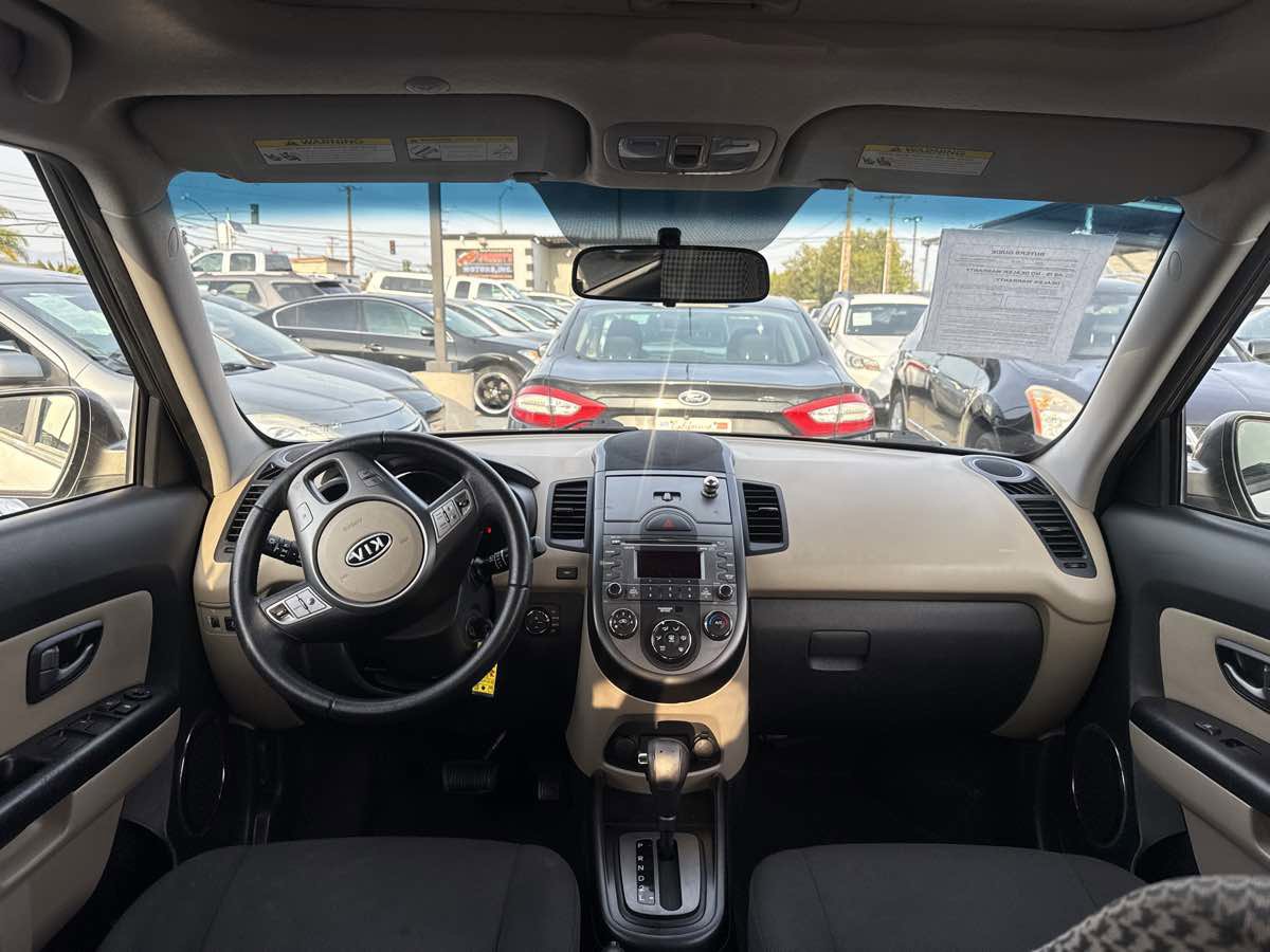 Used 2010 Kia Soul ! FWD image 20
