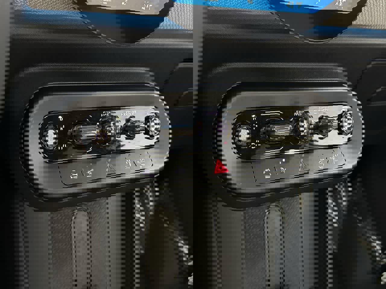 Certified 2025 MINI Cooper 2-Door Hardtop image 19