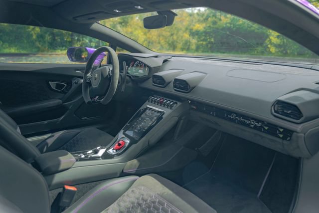 Used 2021 Lamborghini Huracan EVO RWD image 39