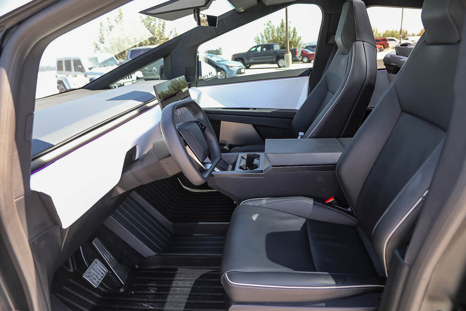 Used 2025 Tesla Cybertruck AWD Crew Cab image 16