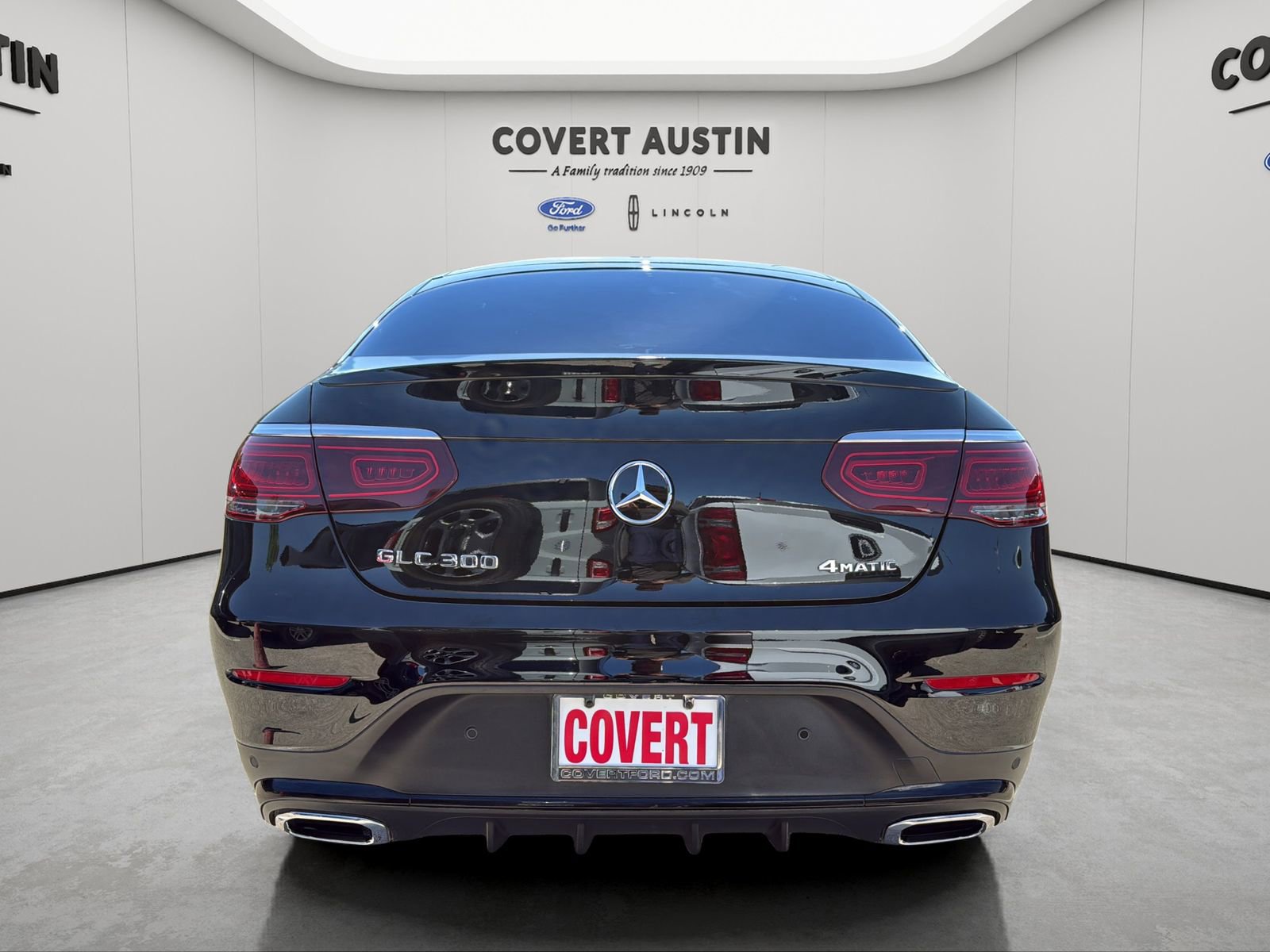 Used 2023 Mercedes-Benz GLC 300 4MATIC Coupe image 4