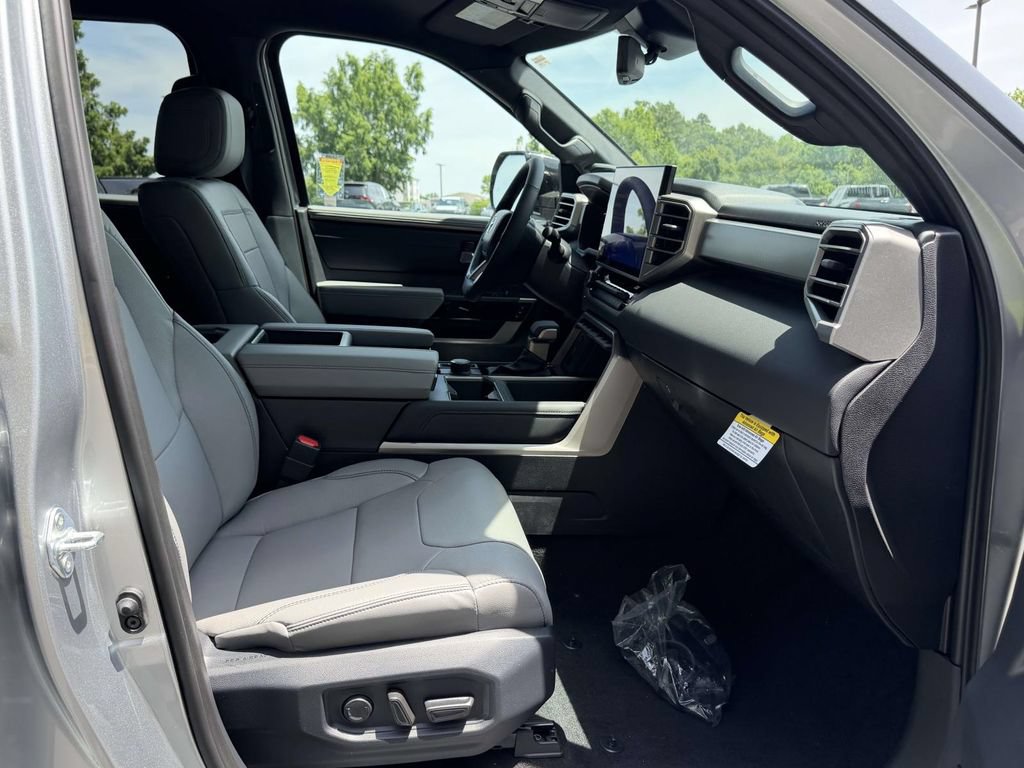 Used 2026 Toyota Tundra Limited AWD/4WD image 11