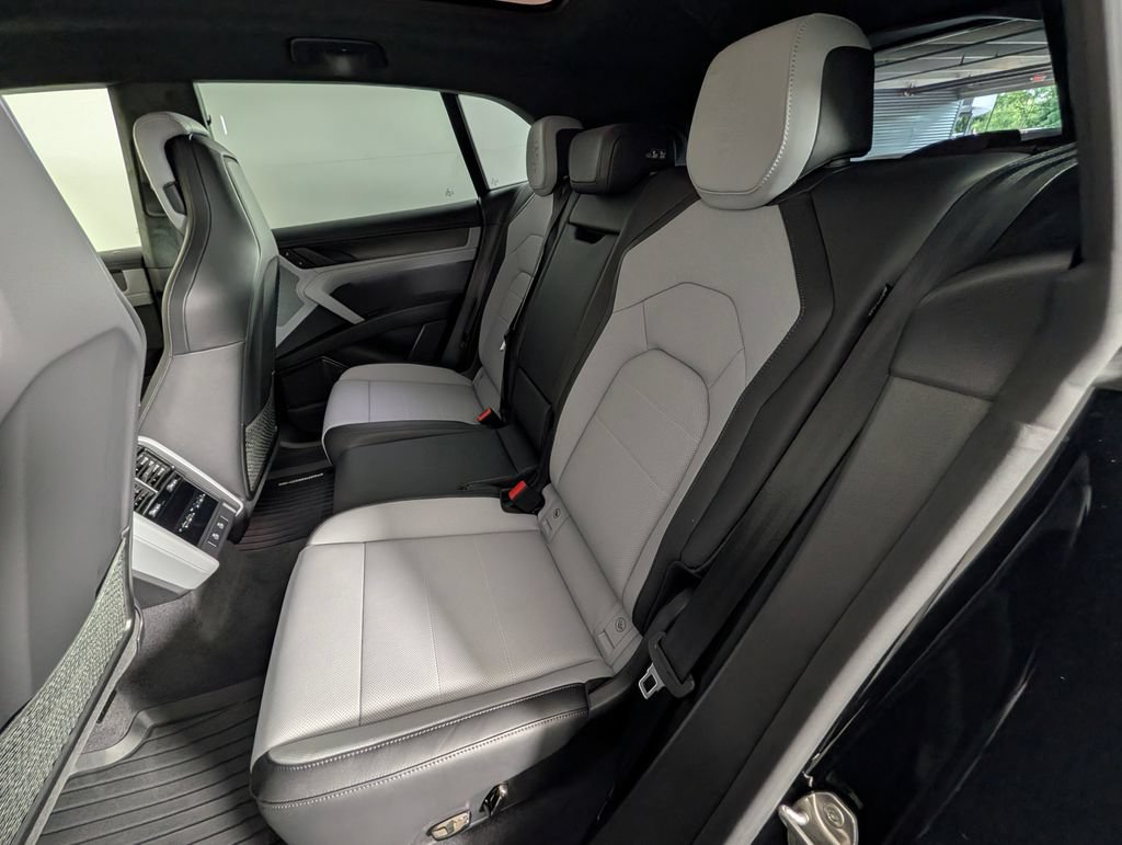 New 2026 Porsche Cayenne Turbo AWD/4WD image 24