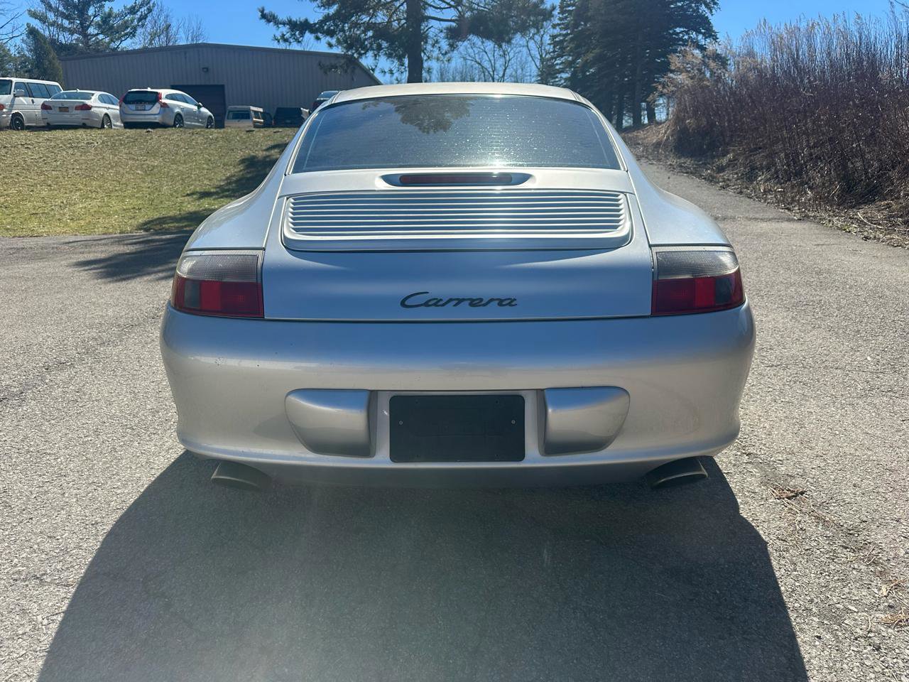 Used 2004 Porsche 911 Carrera image 4
