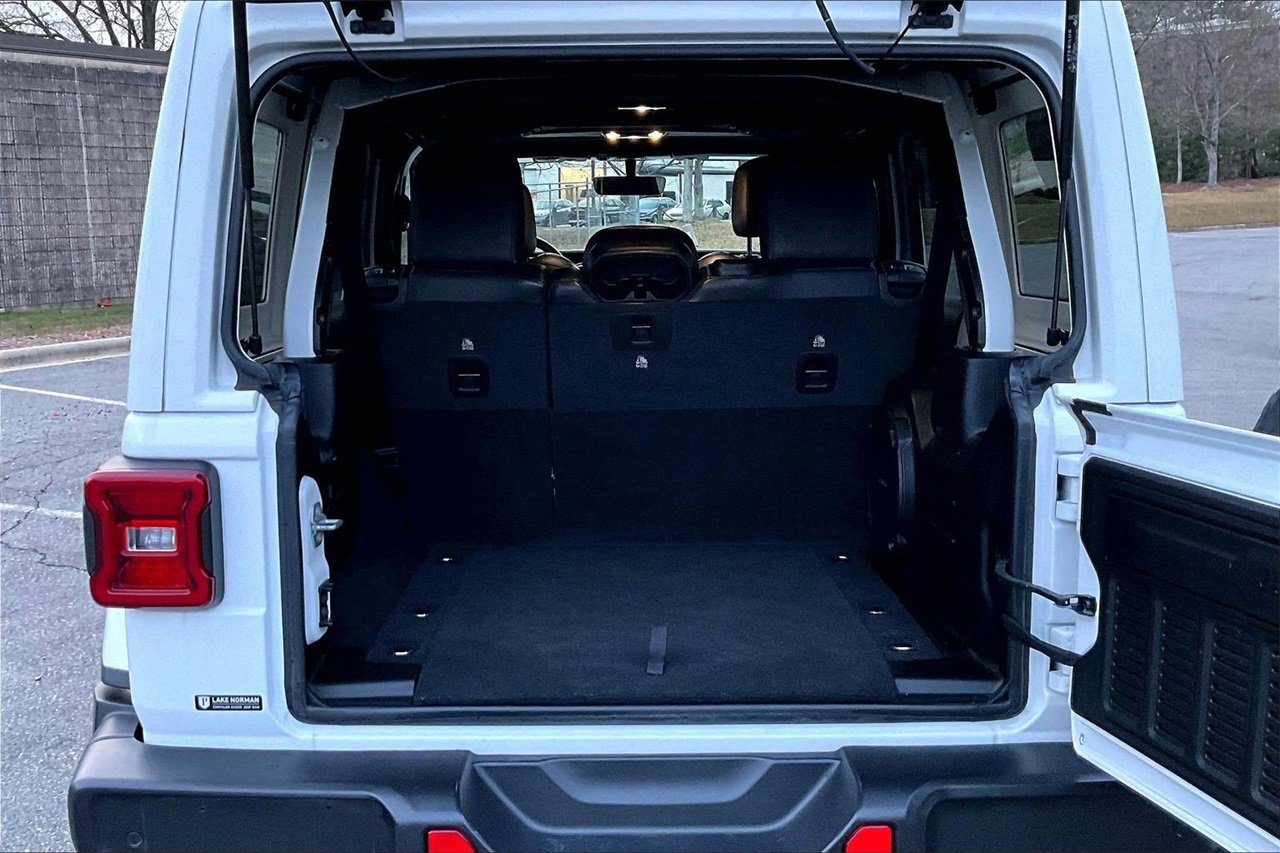 Certified 2022 Jeep Wrangler Unlimited Sahara image 24