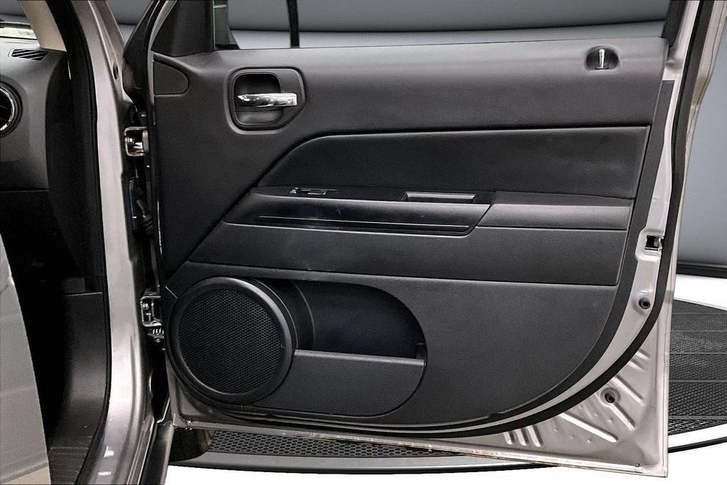 Used 2017 Jeep Patriot Sport w/ Power Value Group FWD image 29