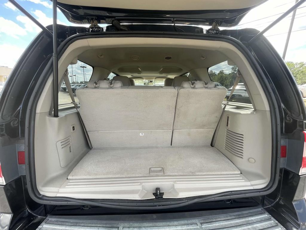 Used 2017 Lincoln Navigator Select image 9