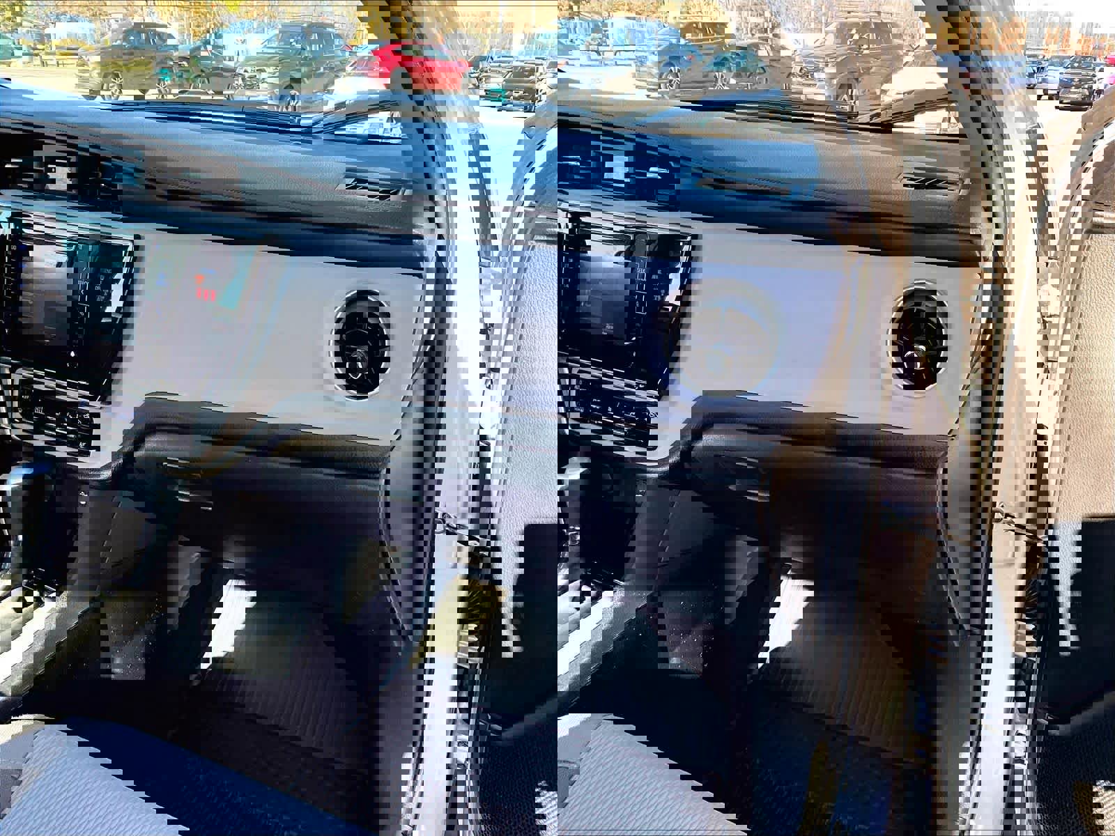 Used 2018 Toyota Corolla LE image 13