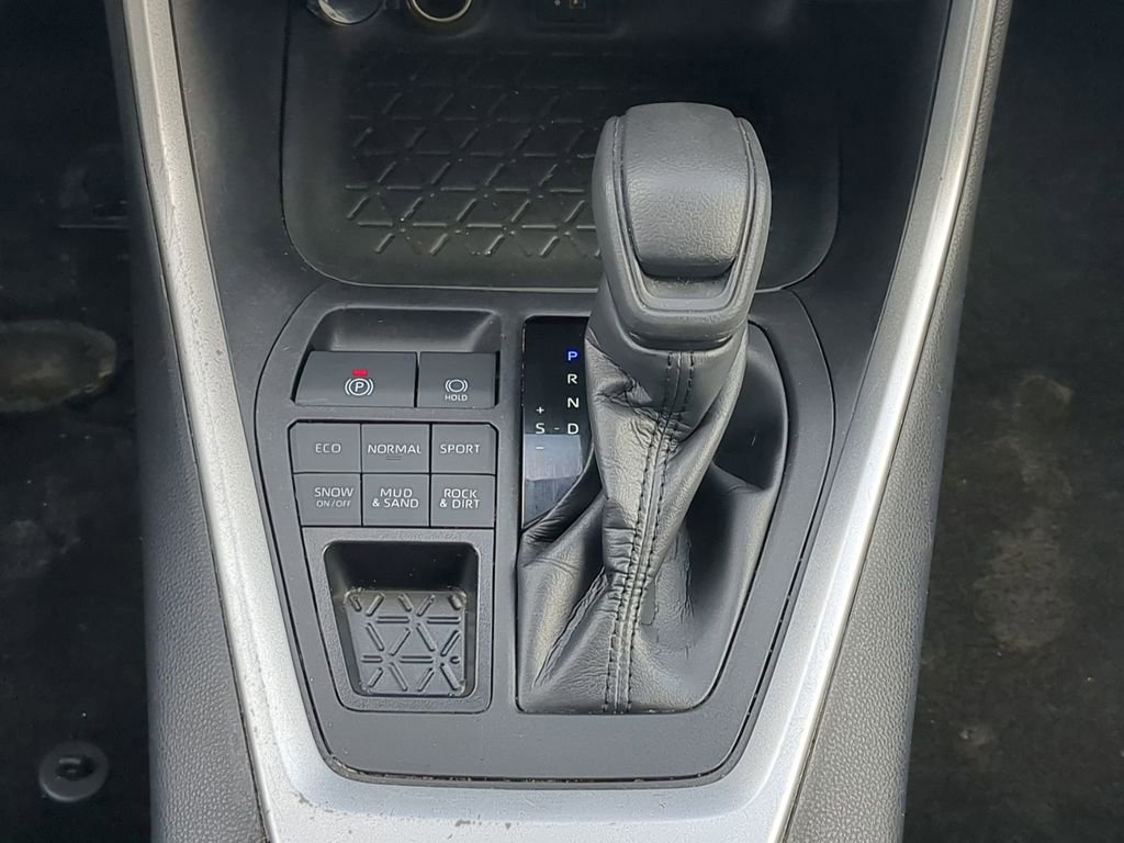 Used 2024 Toyota RAV4 LE image 22