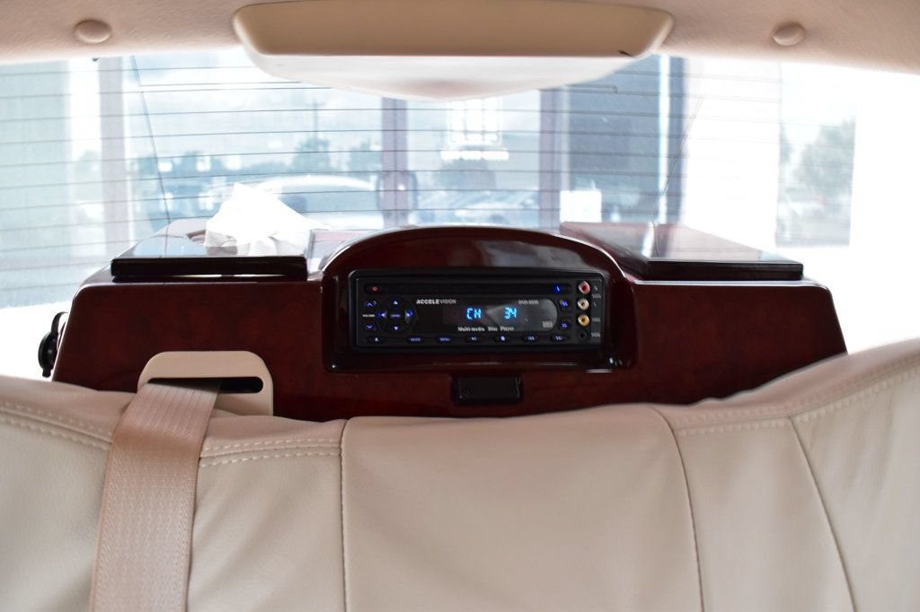 Used 2007 Lincoln Town Car Executive RWD image 27