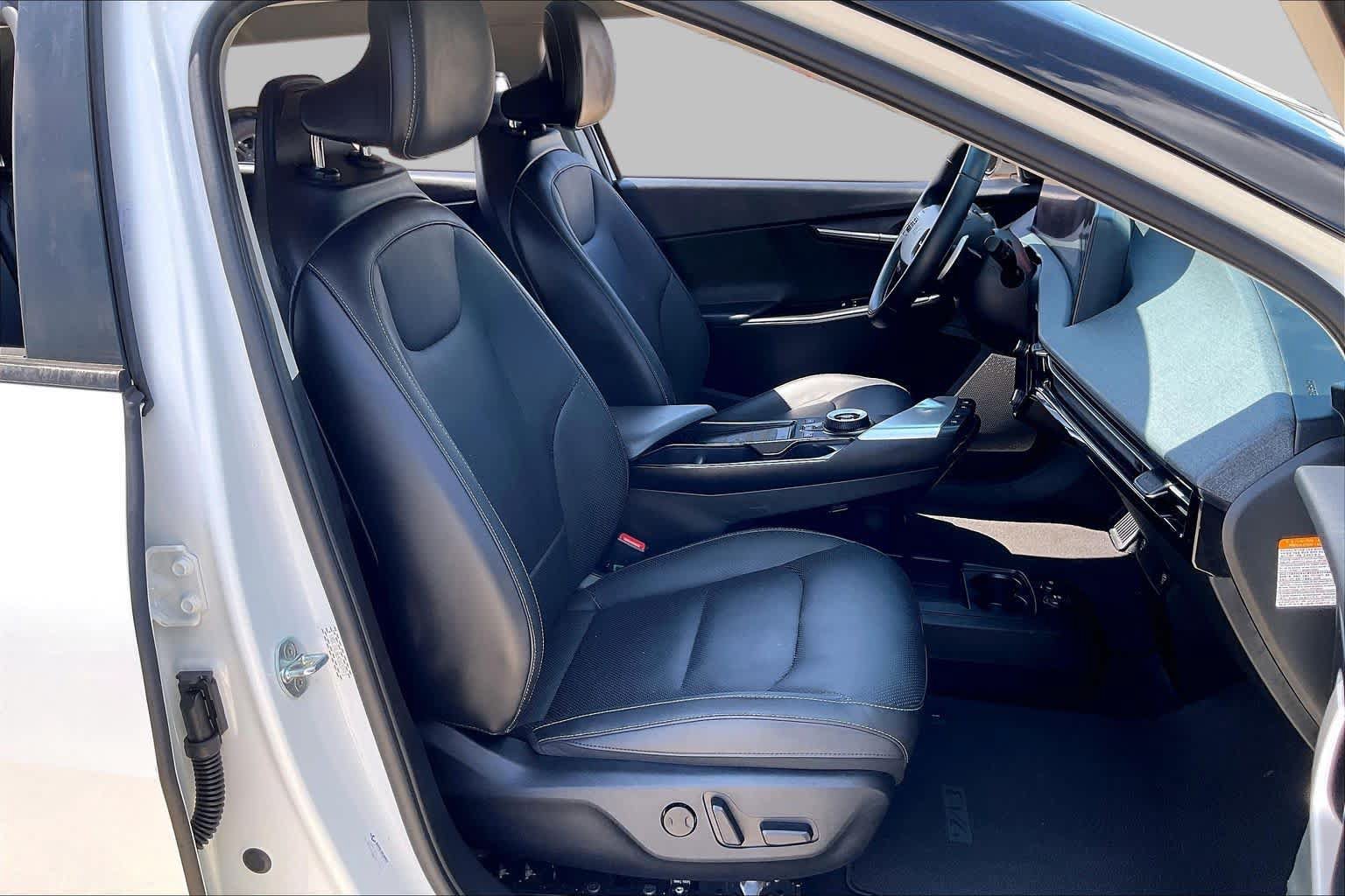Used 2022 Kia EV6 Wind RWD image 8