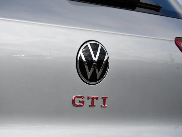 New 2026 Volkswagen GTI SE image 9