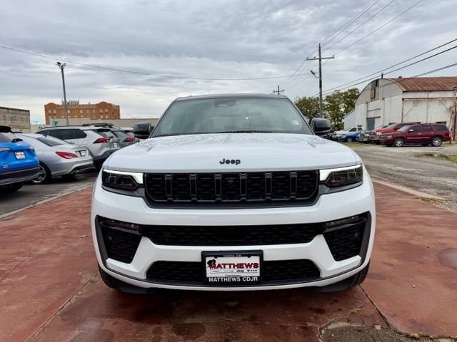 New 2027 Jeep Grand Cherokee Summit AWD/4WD image 2