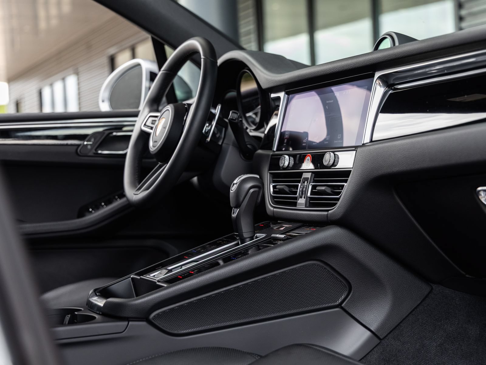 Certified 2026 Porsche Macan AWD/4WD image 47