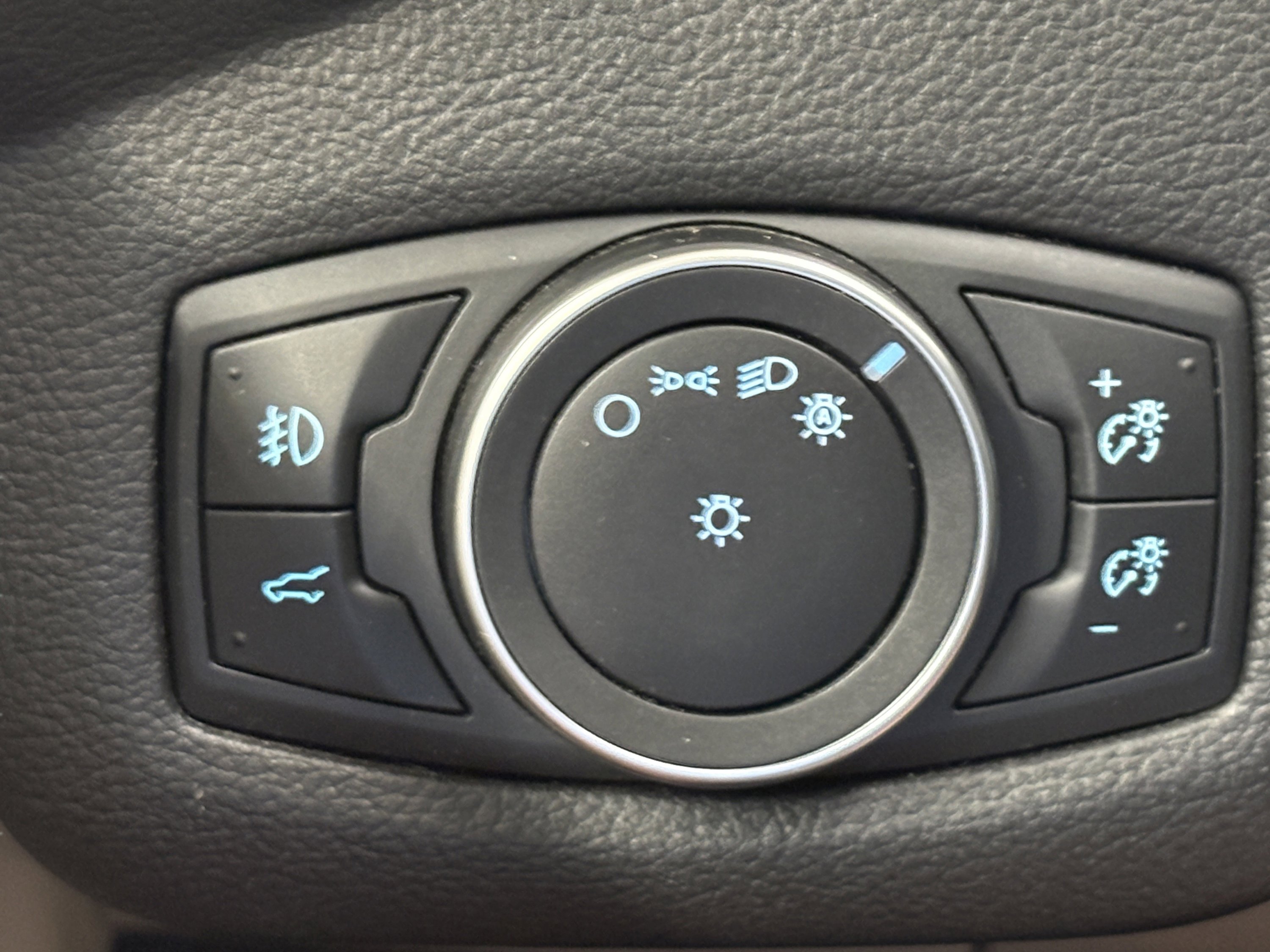 Used 2018 Ford Escape Titanium w/ Ford Safe & Smart Package AWD/4WD image 19