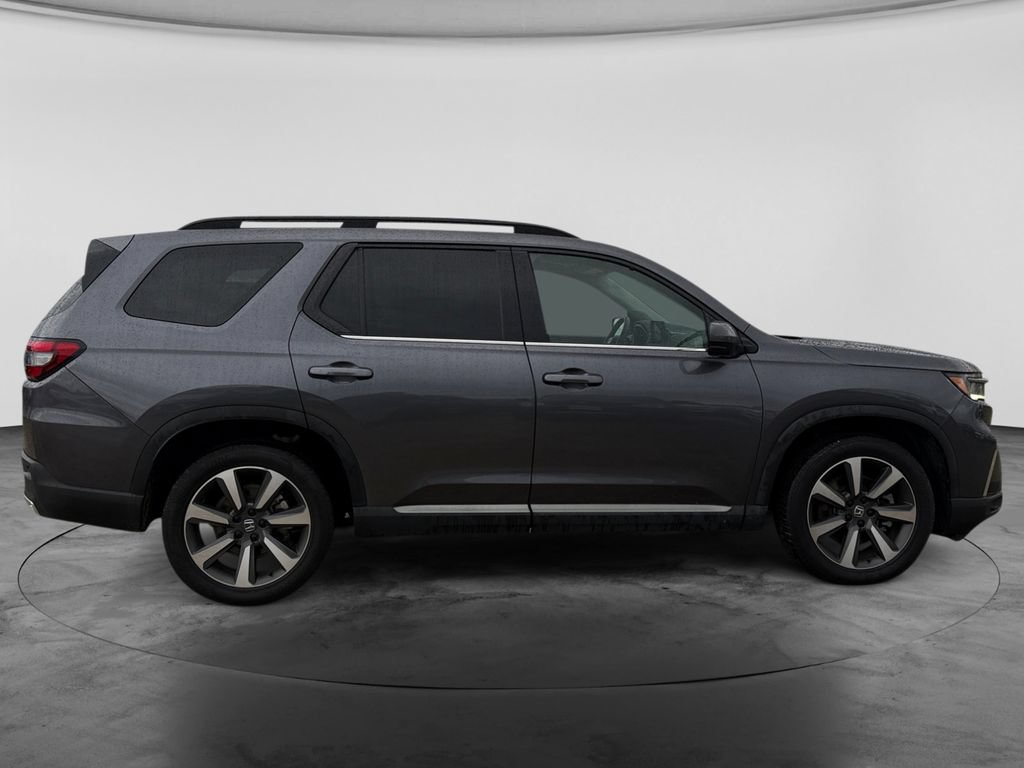 Used 2025 Honda Pilot Elite image 11
