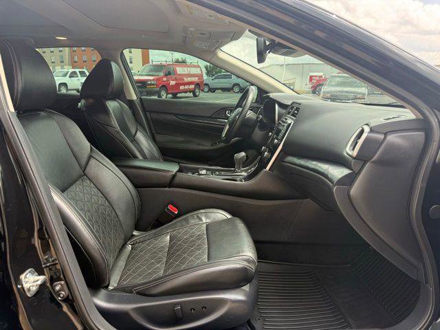 Used 2019 Nissan Maxima Platinum w/ Sport Mat Group FWD image 6