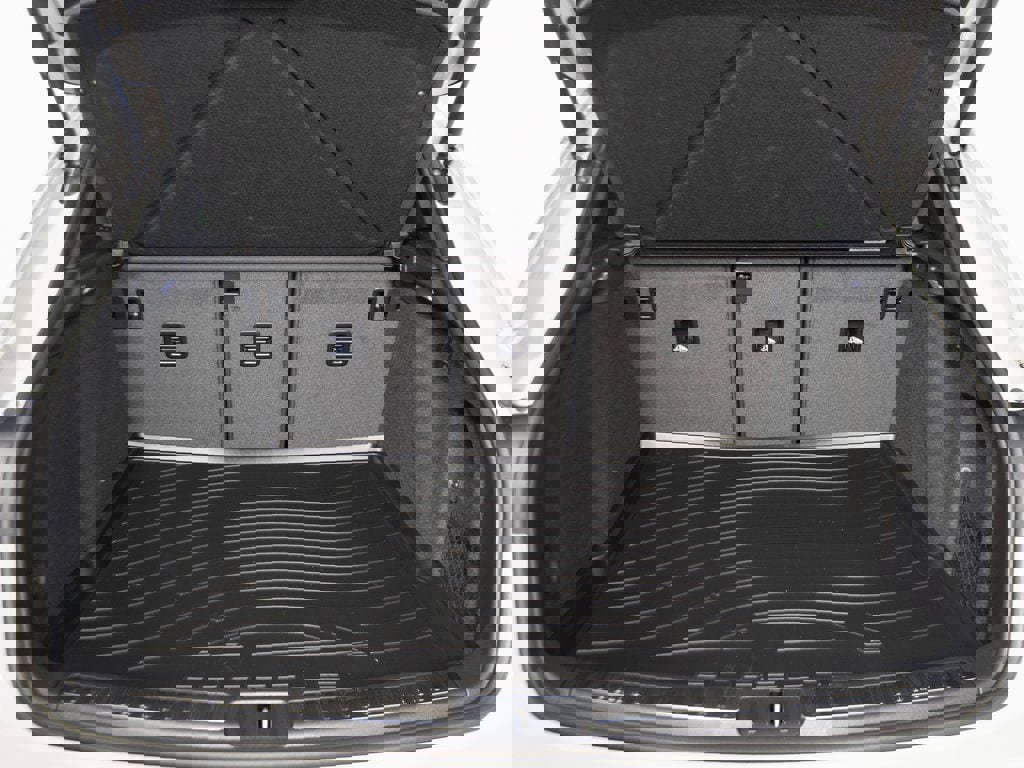 New 2026 Porsche Macan GTS image 44