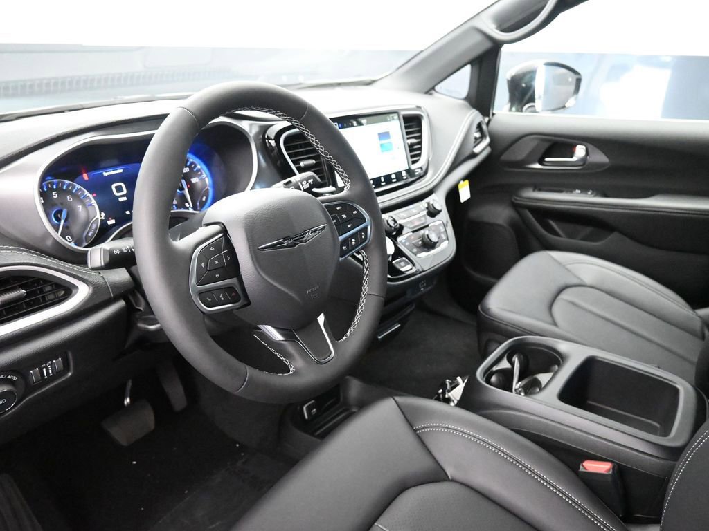 New 2026 Chrysler Pacifica Select image 20