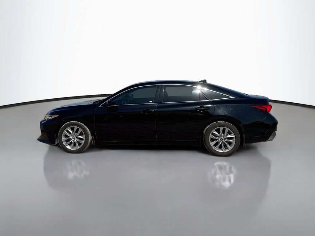 Used 2022 Toyota Avalon XLE FWD image 4