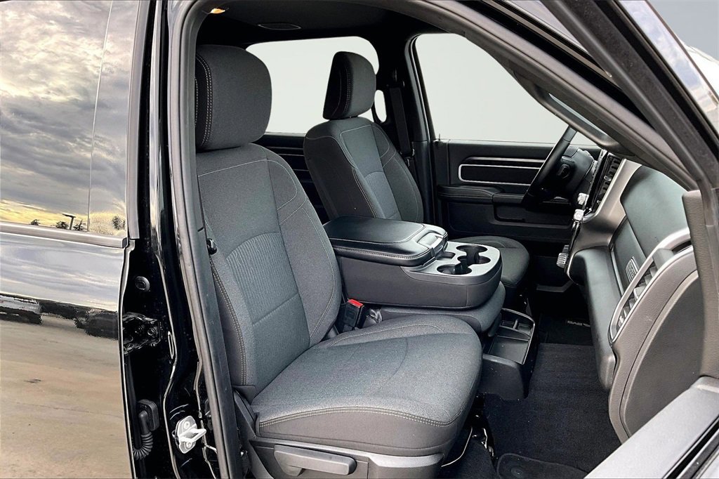 Used 2024 RAM 2500 Big Horn w/ Sport Appearance Package image 8