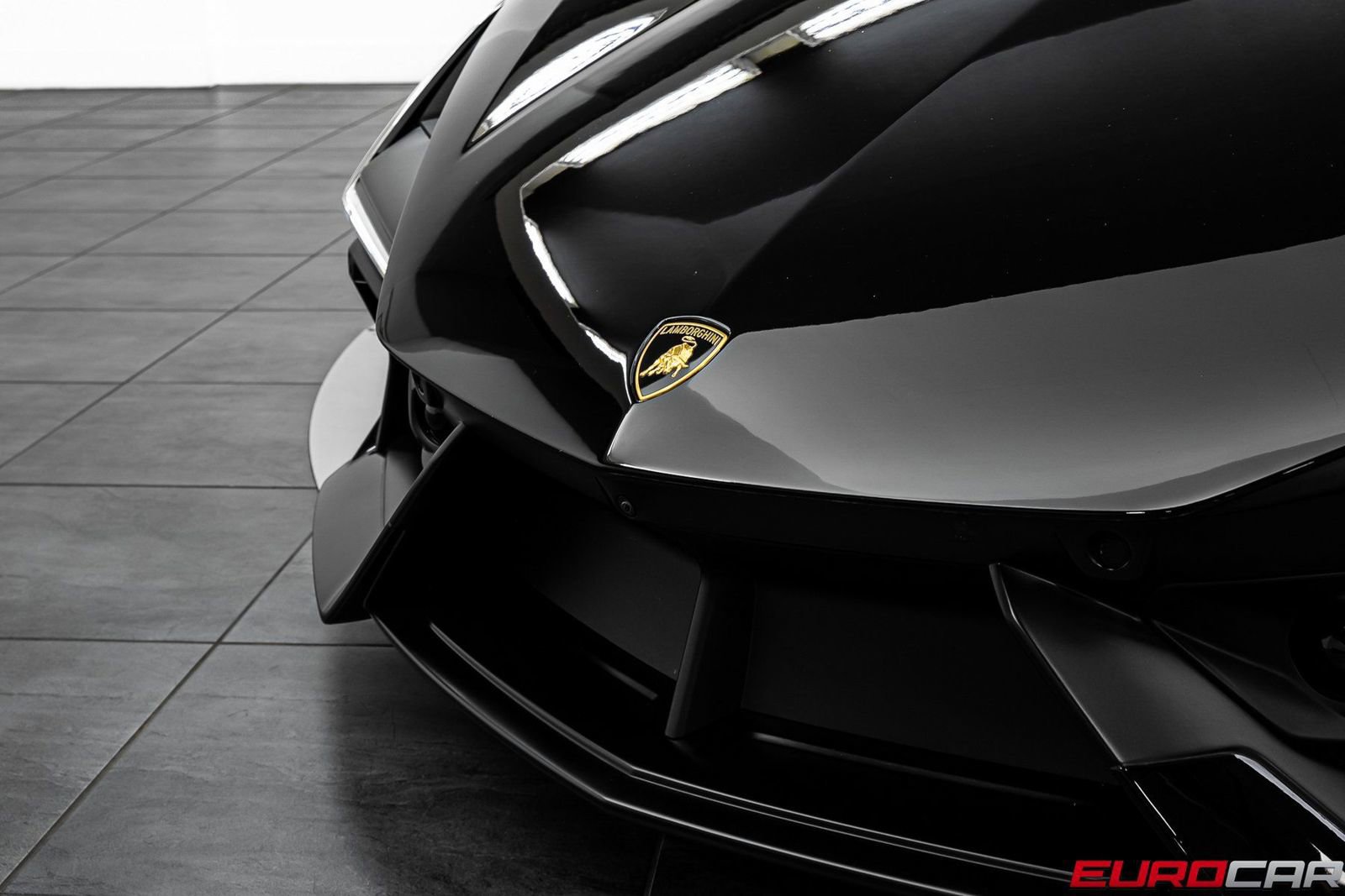 Used 2025 Lamborghini Revuelto AWD/4WD image 12