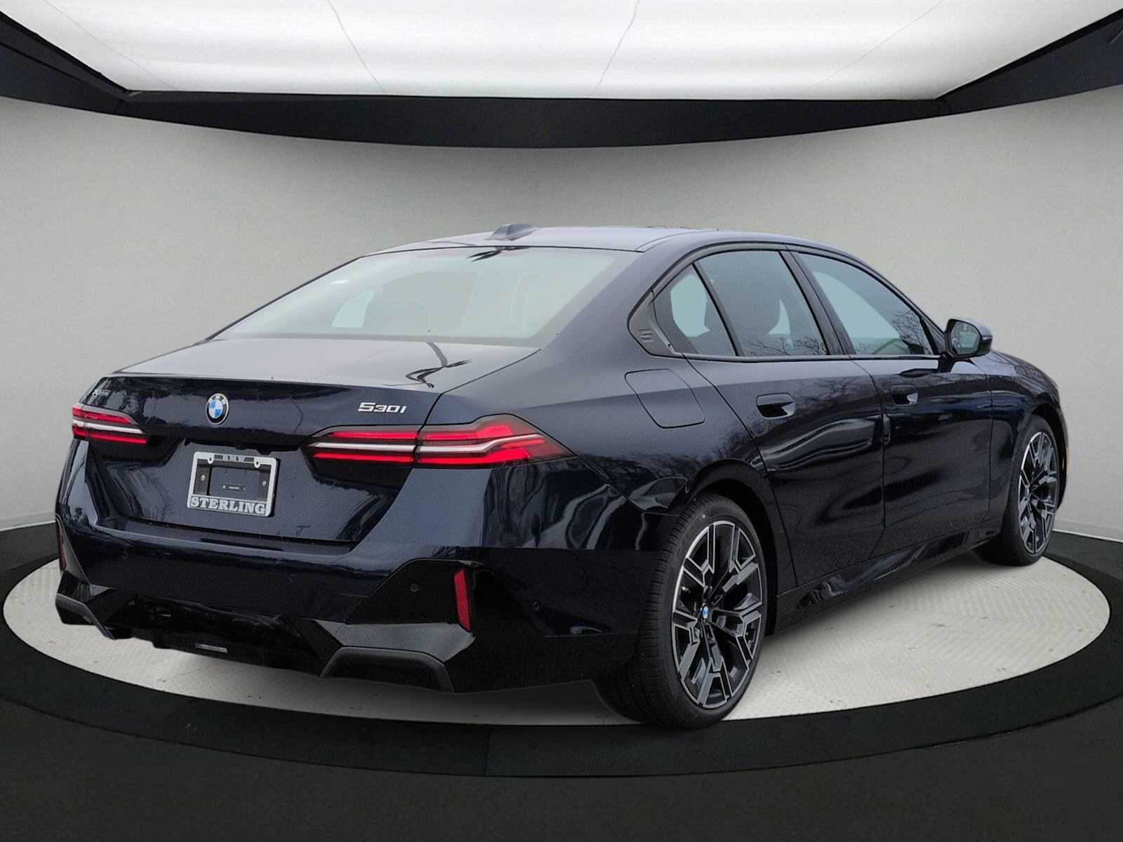 Used 2026 BMW 530i xDrive w/ M Sport Package AWD/4WD image 8
