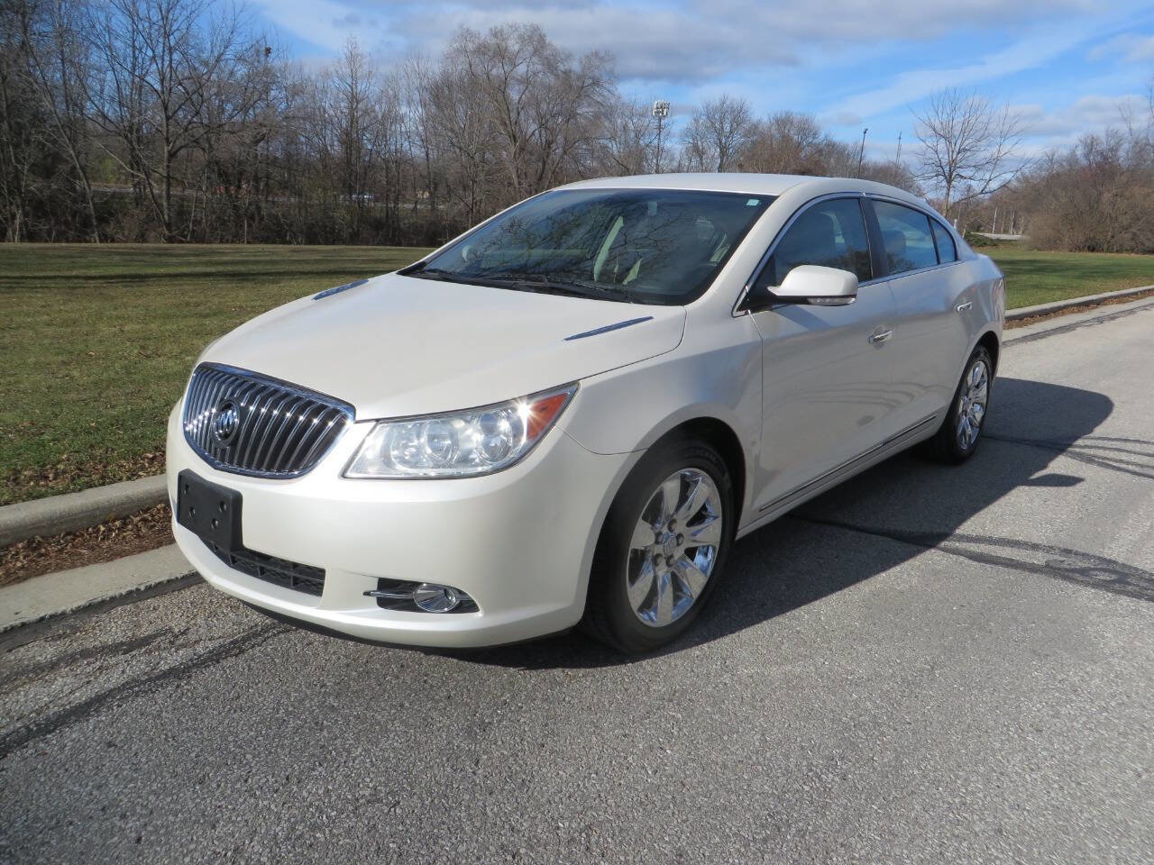 Used 2013 Buick LaCrosse Leather image 1