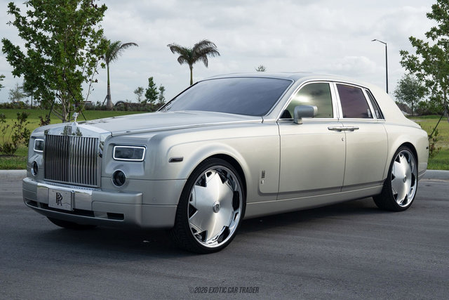 Used 2005 Rolls-Royce Phantom Sedan RWD image 14