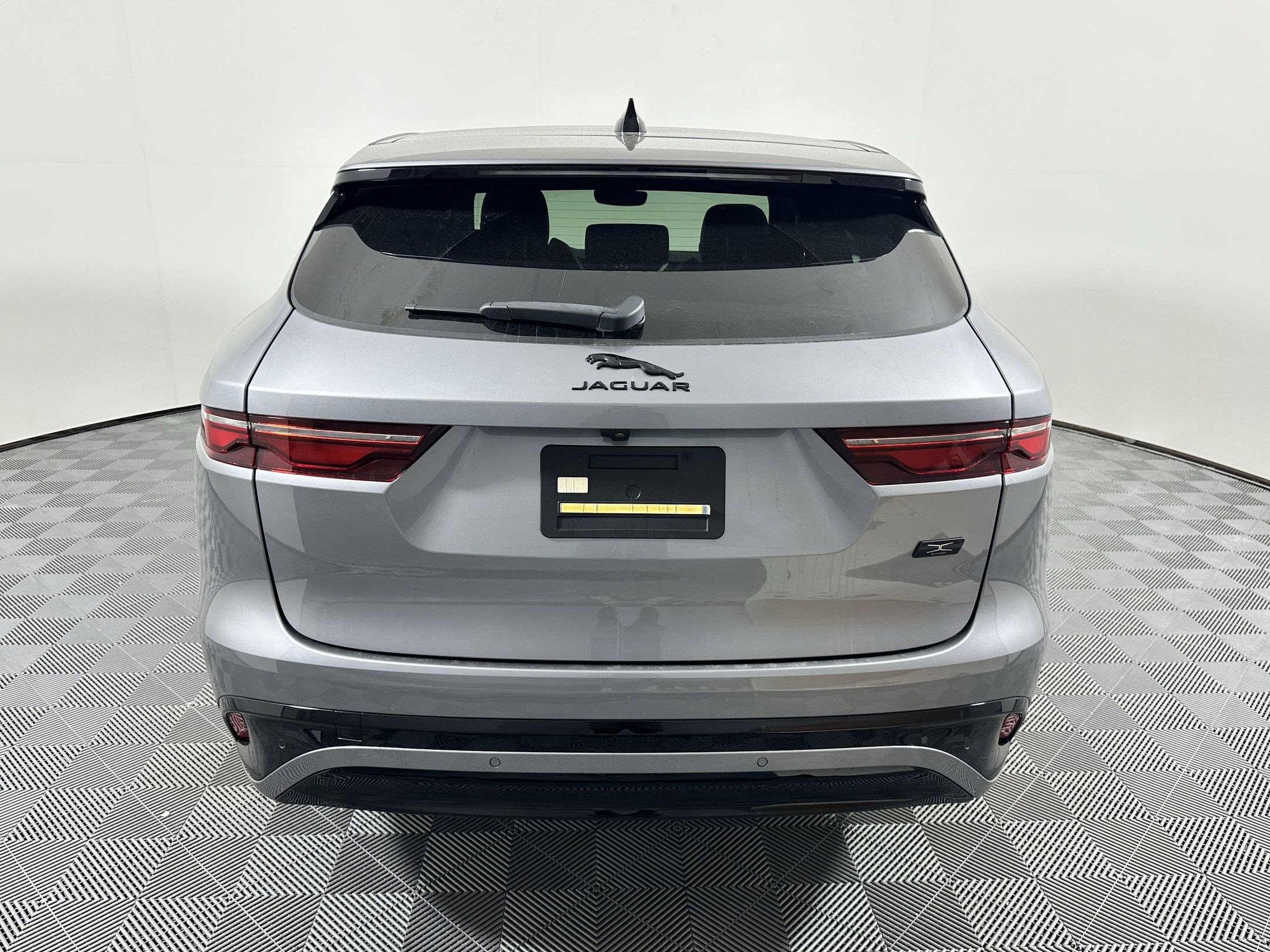 Used 2026 Jaguar F-PACE R-Dynamic S image 8