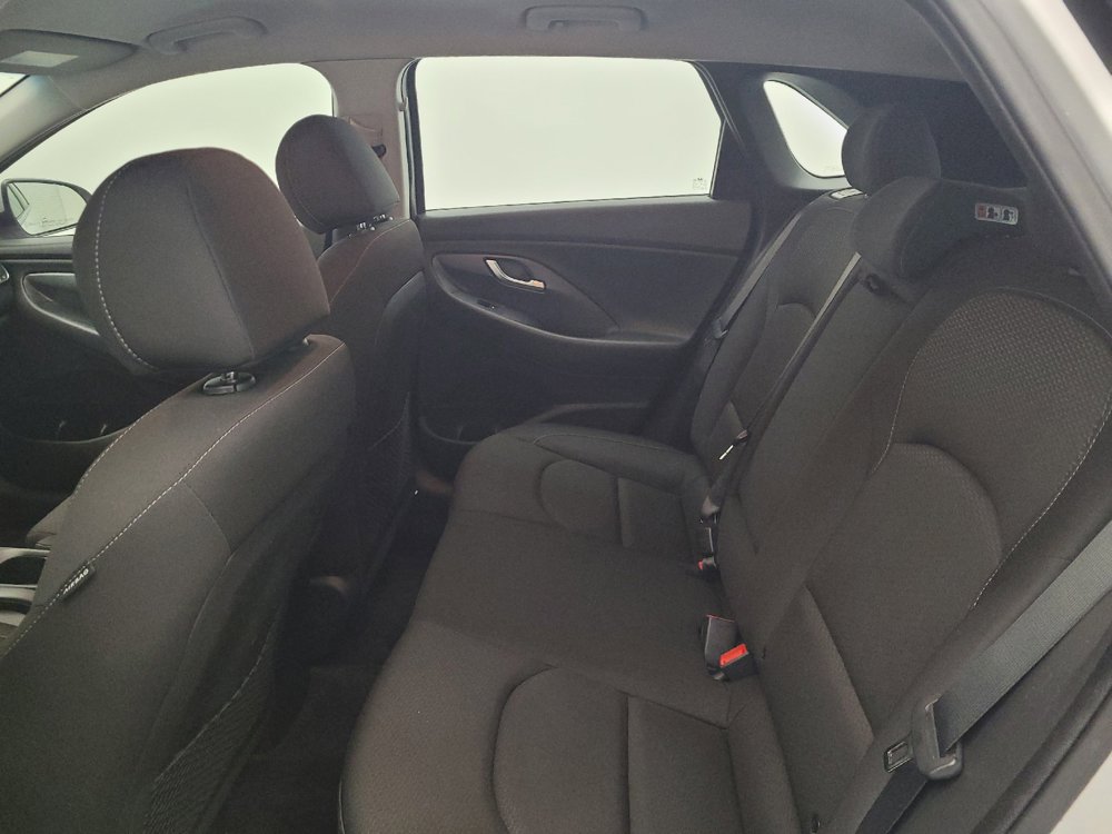Used 2018 Hyundai Elantra GT FWD image 18