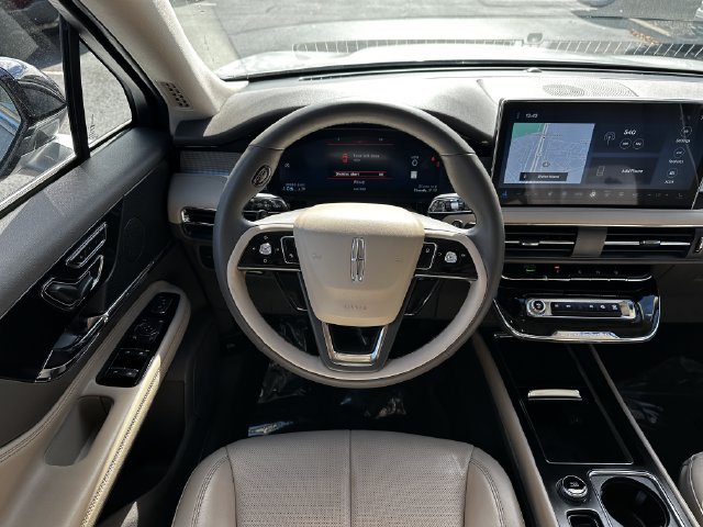 Certified 2023 Lincoln Corsair AWD w/ Equipment Group 101A image 14