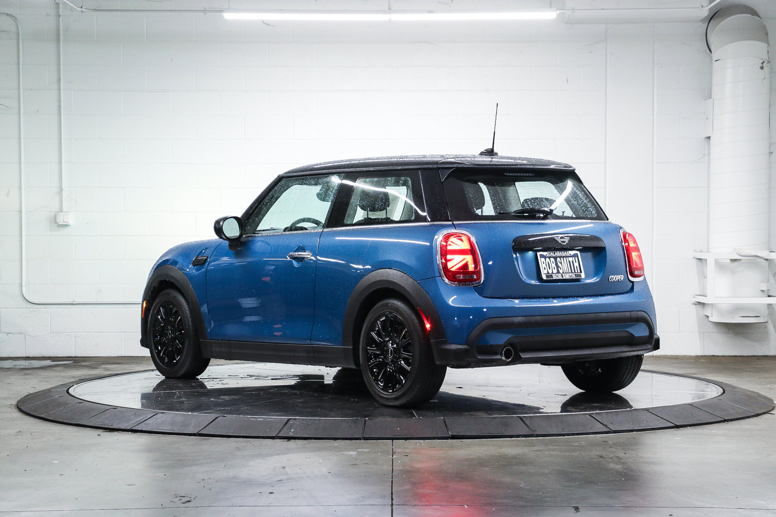 Certified 2023 MINI Cooper 2-Door Hardtop FWD image 4