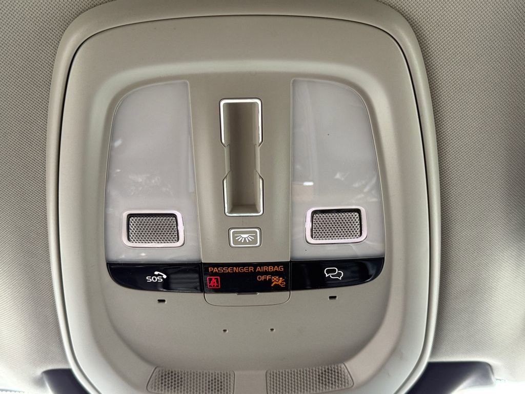 Used 2023 Volvo XC90 B6 Plus w/ Protection Package Premier image 19