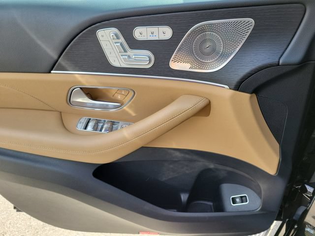 Used 2024 Mercedes-Benz GLS 450 4MATIC image 17