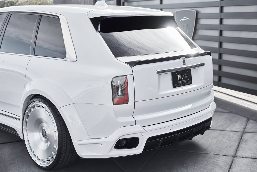 Used 2025 Rolls-Royce Cullinan AWD/4WD image 15