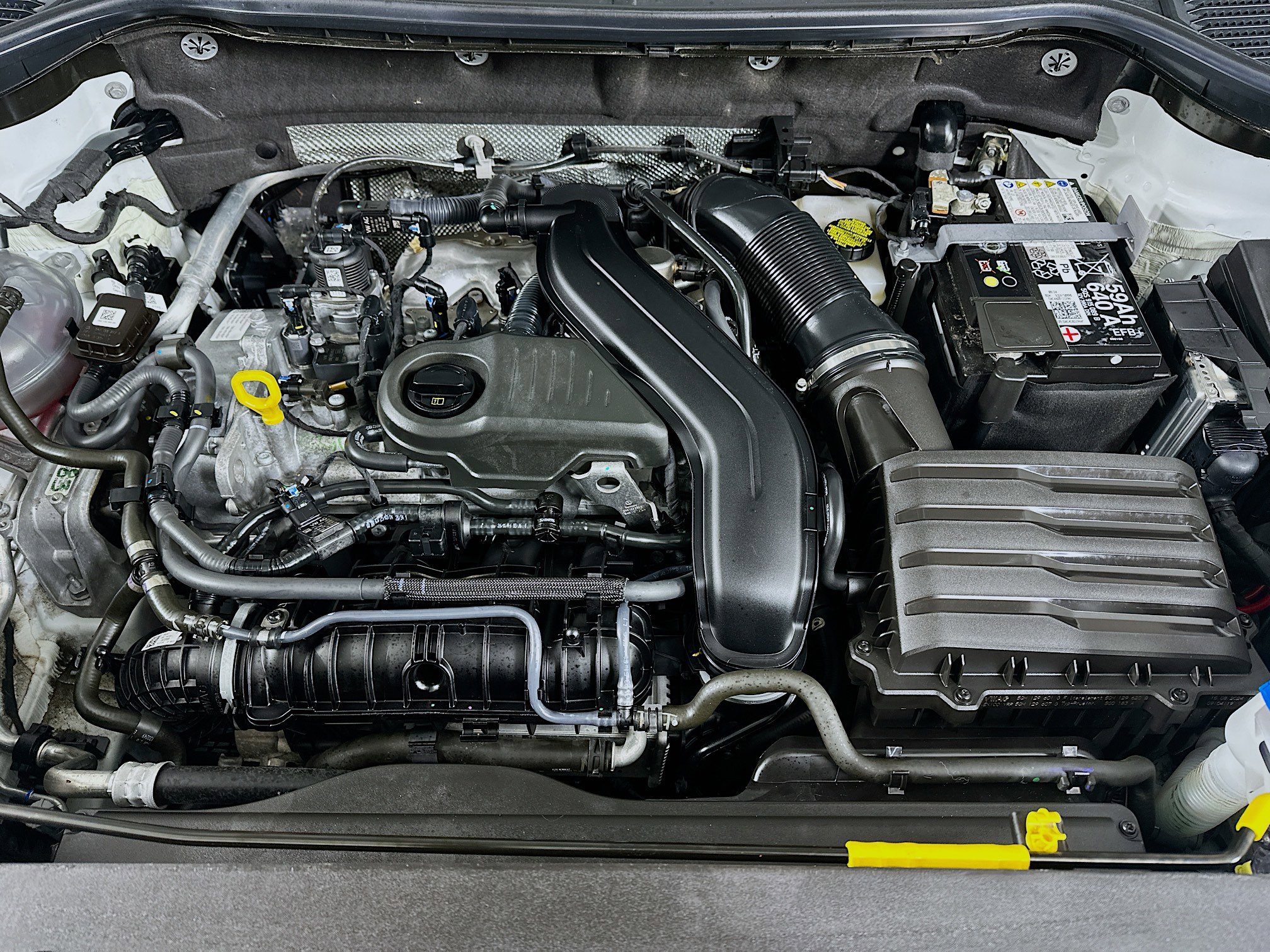 Used 2024 Volkswagen Taos SE image 33