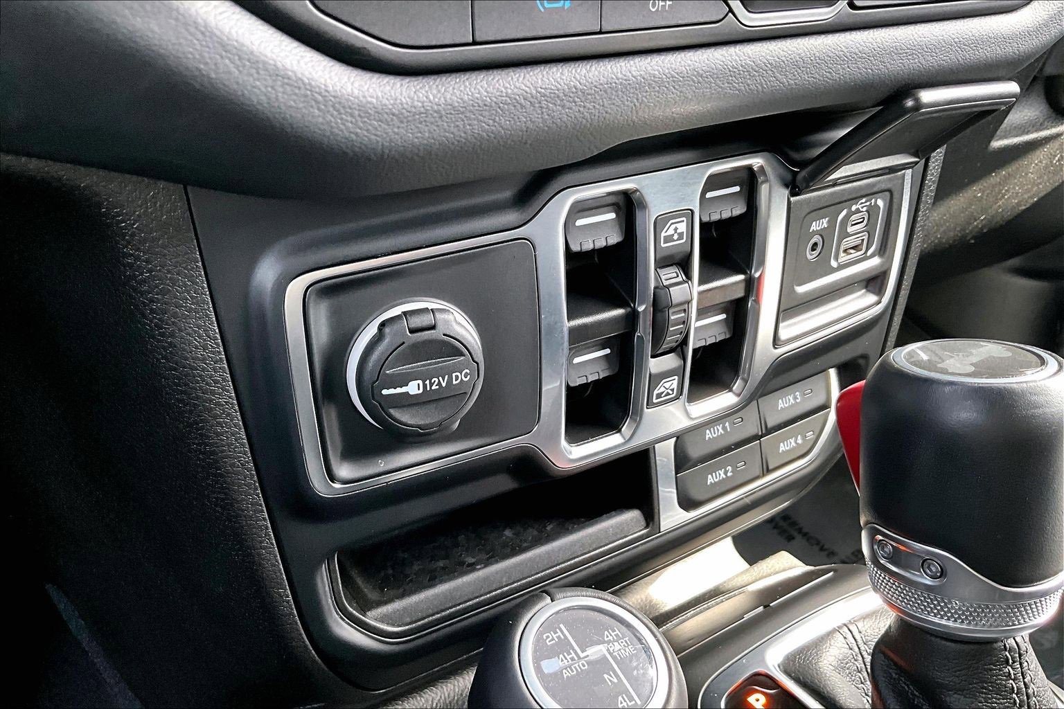 Used 2024 Jeep Wrangler High Altitude image 34